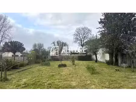 terrain constructible - viabilisé - 736 m² - kercabellec