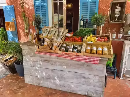 vente locaux professionnels 0 pièces 130 m² à saint-cyr-sur-mer (83270)  745 000 €