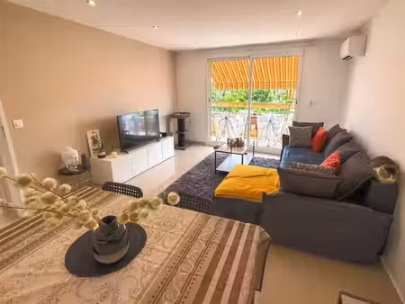 frejus  2p de 50m² avec parking et cave