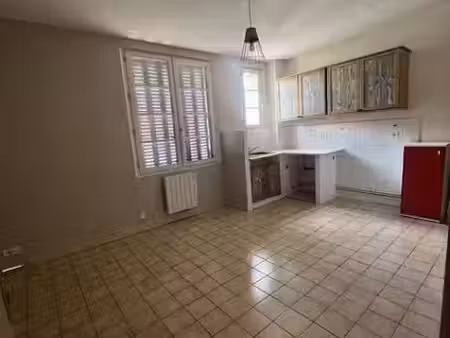 location appartement 0 pièces 35 m² à epernon (28230)  500 €