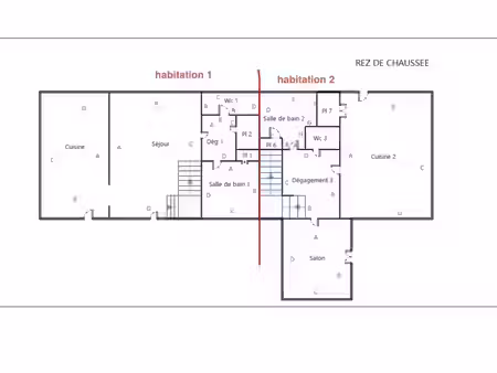très belle demeure en pierre  composée de deux habitations avec dépendance  garage et puit