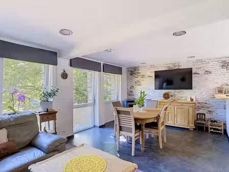 lumineux appartement duplex avec garage situé à andenne (bea