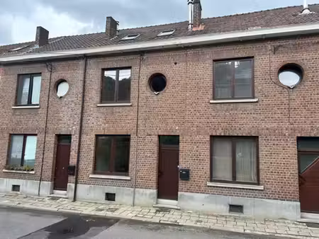 maison agréable avec 3 chambres et jardin