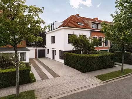 une maison familiale pleine de charme dans le quartier très