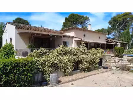 le thoronet  villa luxueuse située sur 2 200 m² avec un garage de 100 m²