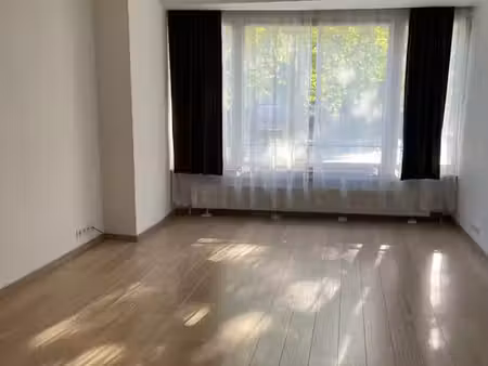 appartement 1 ch 62 m²   s-gilles