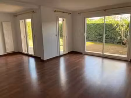 location appartement 3 pièces à amiens (80000) : à louer 3 pièces / 82m² amiens