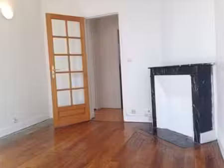 location appartement 3 pièces à boulogne-billancourt (92100) : à louer 3 pièces / 46m² bou