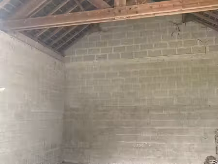 garage / box 30m2 à beaumesnil