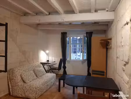 arles studio meublé a louer