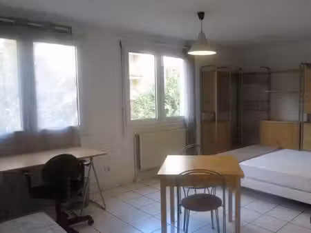 location studio meublé lyon métro sans souci