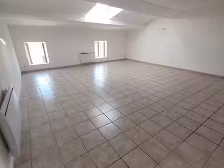 appartement 3 pièces 112m2 à sauzet