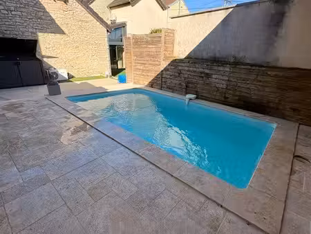 location maison ancienne rénovée - piscine