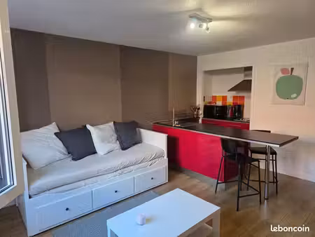 studio meublé et parking