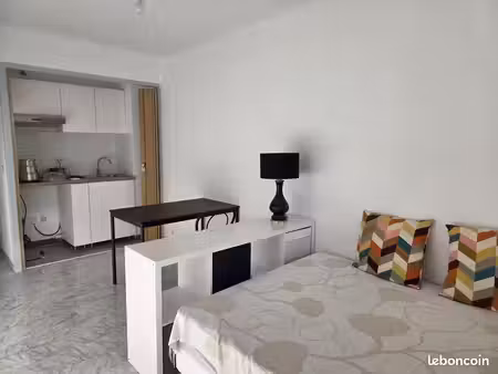 studio meublé et equipé