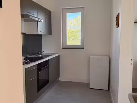 ? à louer – t2 meublé 45 m² avec parking – banneville-la-campagne