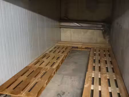 box/garage/hangar