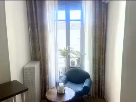 musiciens  studio de 24 m2 bel art deco 5e étage ascenseur