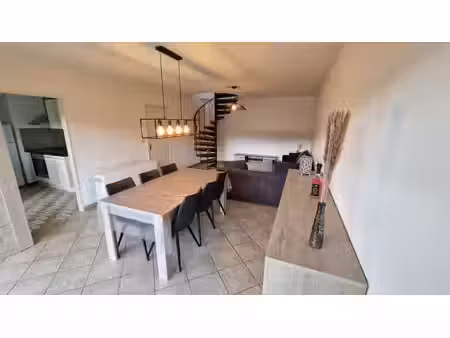 appartement duplex meublé à jambes