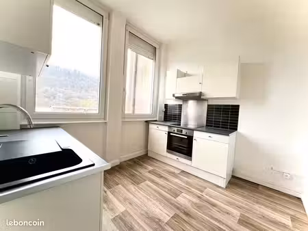 bel appartement f3 + garage privé