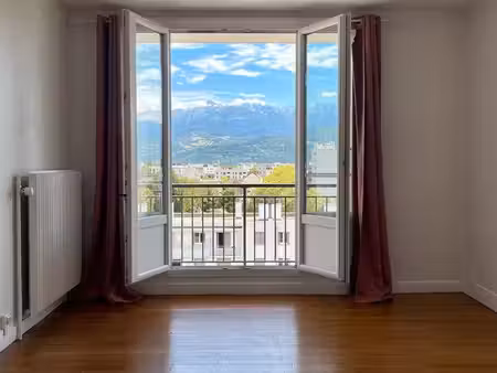 t1 lumineux 39m² - 8e étage avec balcon & vue panoramique - eaux claires / tram e - parkin