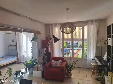 location appartement + place parking + garage + cave - proche centre ville romans