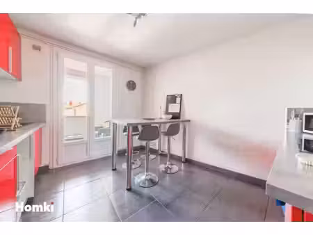 à vendre – t2 de 59 m² avec garage  cave et balcon-loggia – clermont-ferrand  quartier ana