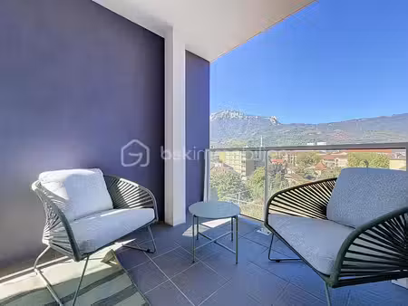 appartement t3 de 70m2 avec terrasse