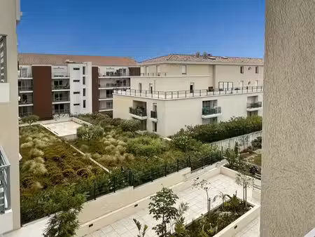 la londe-les-maures t3 récent 65 60 m2 loggia 2 parkin