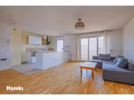 t4 de 82 m² avec balcon  cave et garage possible – résidence récente et sécurisée