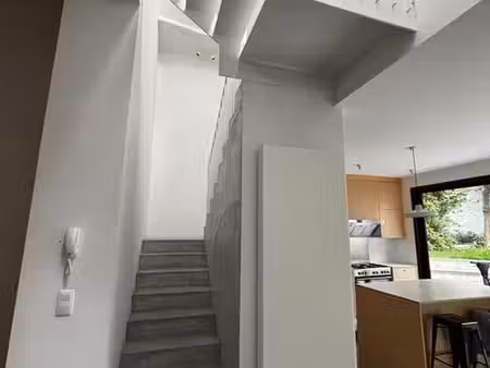 duplex avec terrasse et jardin
