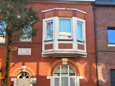 grande maison unifamiliale 4 chambres et beau jardin