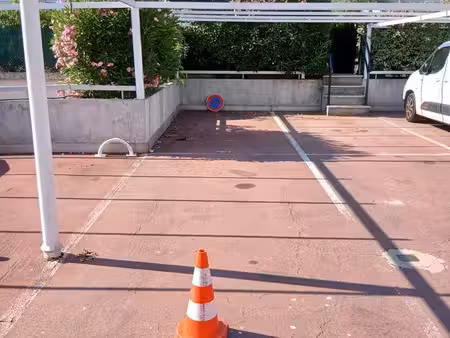 à vendre – double place de parking – cannes-la-bocca
