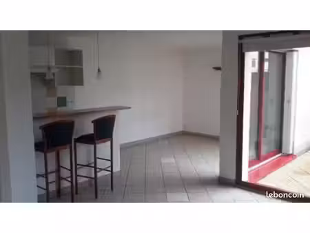 des studettes sont disponibles à la location