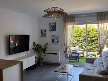 studio climatisé avec parking