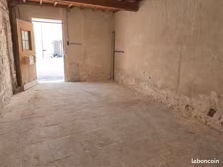 remise saine / cave / box 32m2