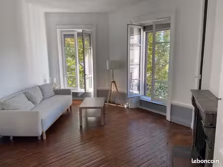 charmant t2 à jean macé