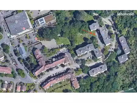 place pour deux-roues dans un garage partagé – entremont