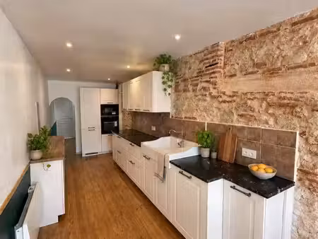 maison de ville en pierre entièrement rénovée – 76 m² – terrasse – jardin de 74 m²