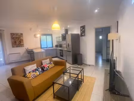 t2 meublé 63m² noisy le sec à 2mn rer maison en zone pavillonnaire