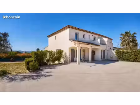 villa meublée de 154 m² avec terrain arboré de 1 800 m² – aix-en-provence