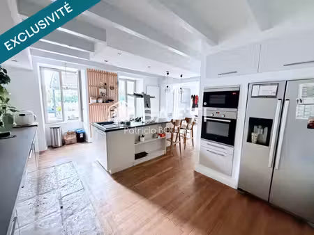 pavillon 4 chambres dont une suite parentale  bureau  a verrines sous celles !