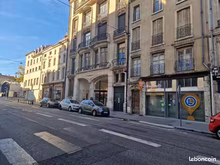 appartement point central