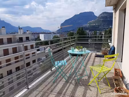 bel appartement rénové  calme  lumineux  dans le centre-ville