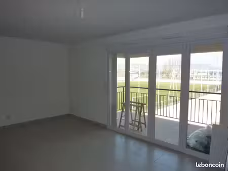 appartement f2 50m2 - terrasse et parking