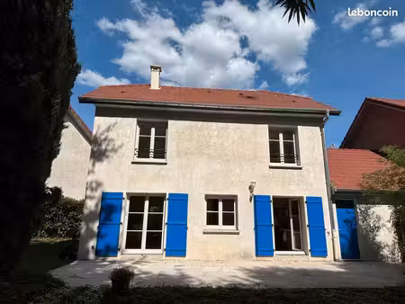 maison mitoyenne à louer