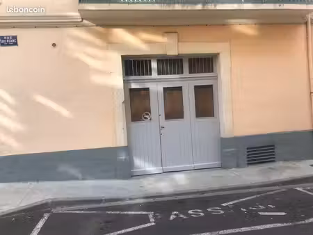 location garage beziers