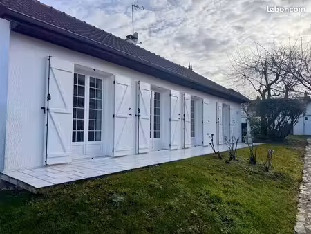 jolie petite maison meublée  2 chambres à troyes avec jardin prête à vous accueillir