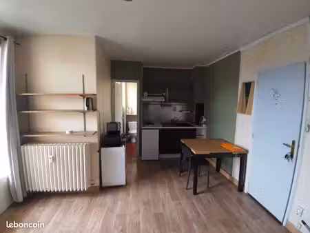 studio meublé avec terrasse