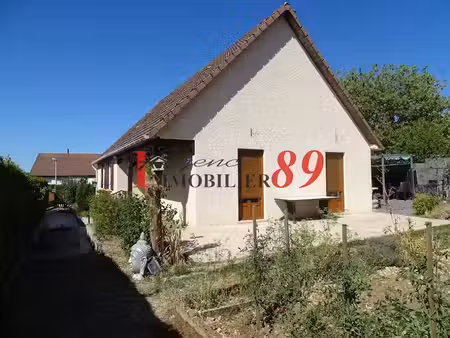 vente maison 5 pièces 99 m² à sainte-colombe-sur-seine (05700)  181 000 €